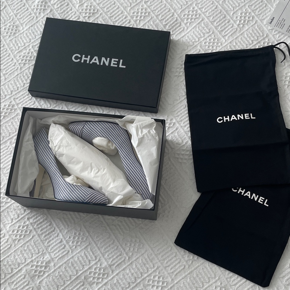 New CHANEL Blue and White Striped Heels pumps leather